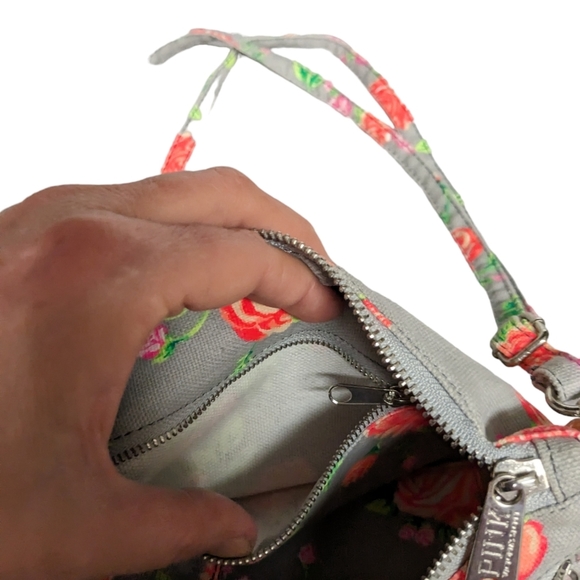 PINK Victoria Secret floral crossbody bag with adjustable straps/detachable NWOT - Picture 15 of 16